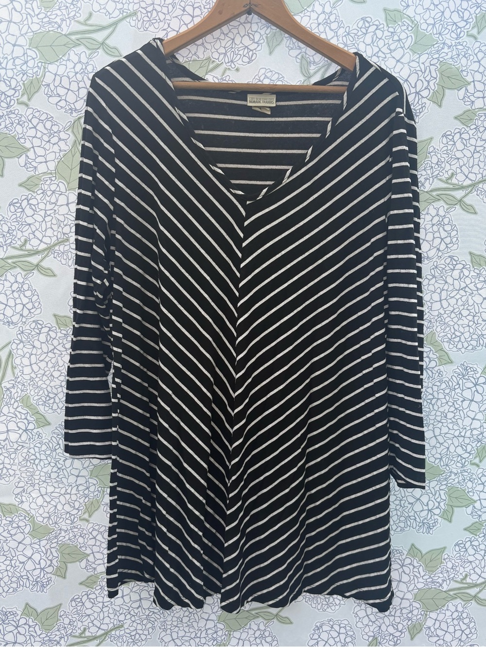 🌿5/$25 Nomadic Traders Black & White Striped Top